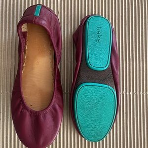 Tiek Burgundy ballet